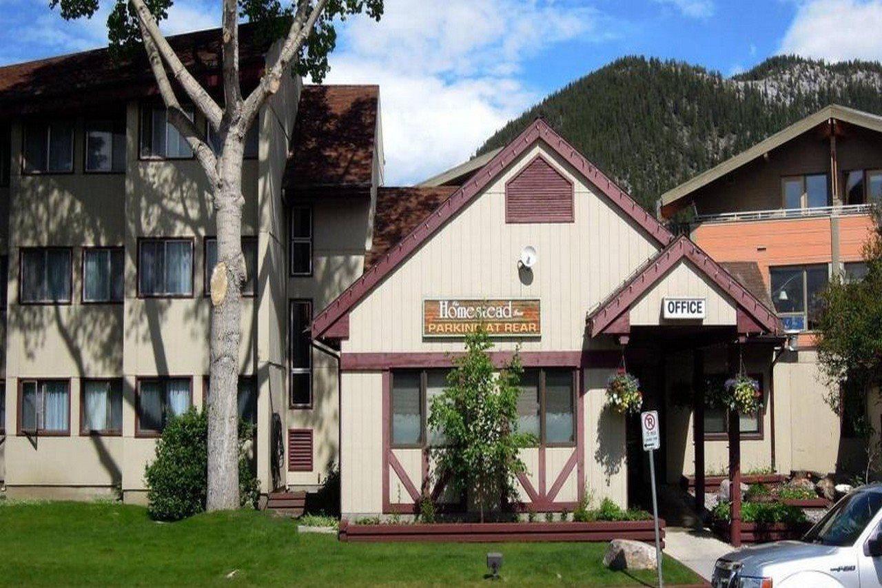 Homestead Inn Банф Экстерьер фото